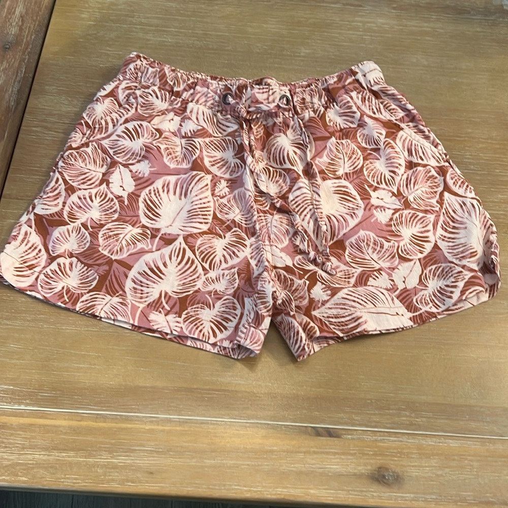 Tahari linen shorts high waist